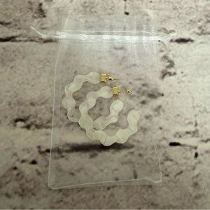 💰5/$20 Wavy Hoop Acrylic Resin Earrings